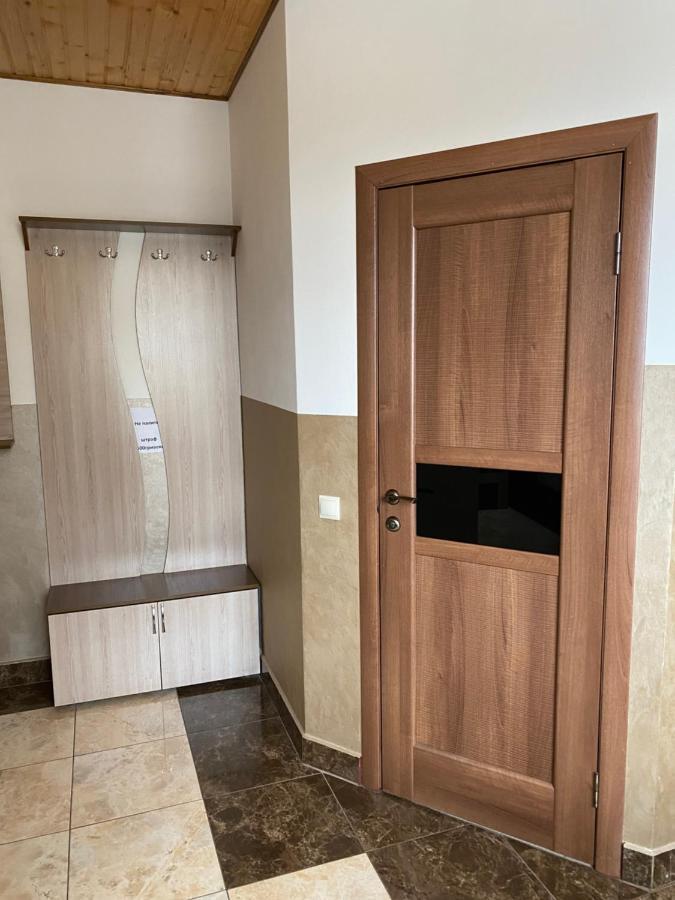 Домашній Затишок Hostel สตรึย ภายนอก รูปภาพ