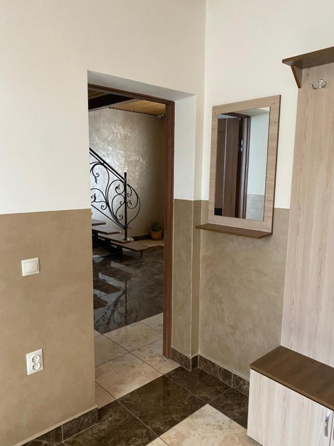 Домашній Затишок Hostel สตรึย ภายนอก รูปภาพ