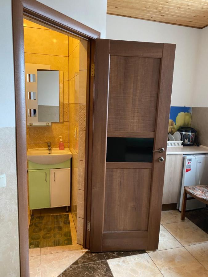 Домашній Затишок Hostel สตรึย ภายนอก รูปภาพ